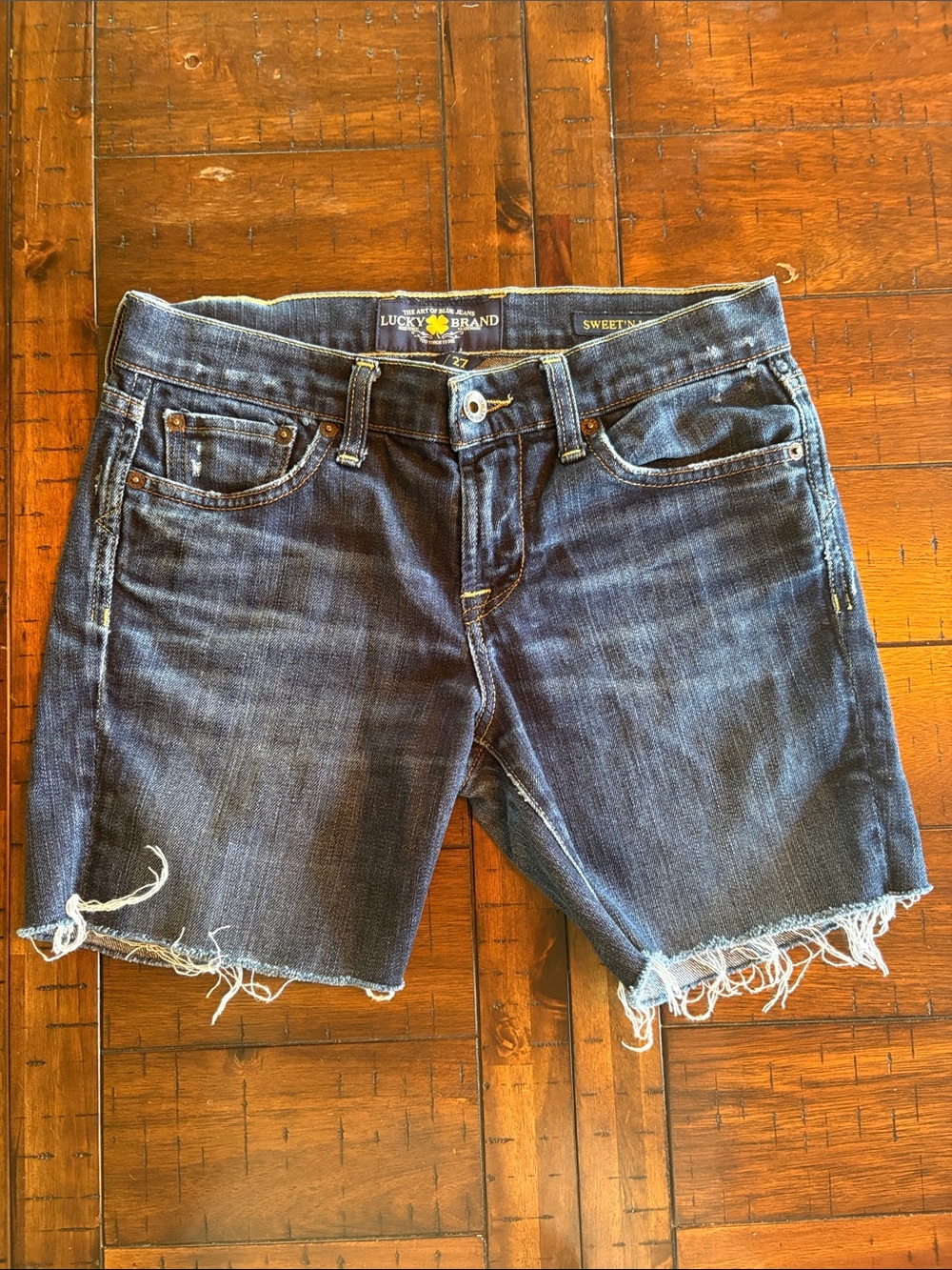 Lucky Brand Women's Blue Frayed Denim Shorts - Size 4/27 - Sweet’N Low
